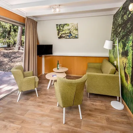 Сasa de vacaciones Restyled With Dishwasher, In Natural Surroundings Mierlo